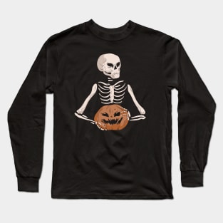 halloween skeleton holding a pumpkin Long Sleeve T-Shirt